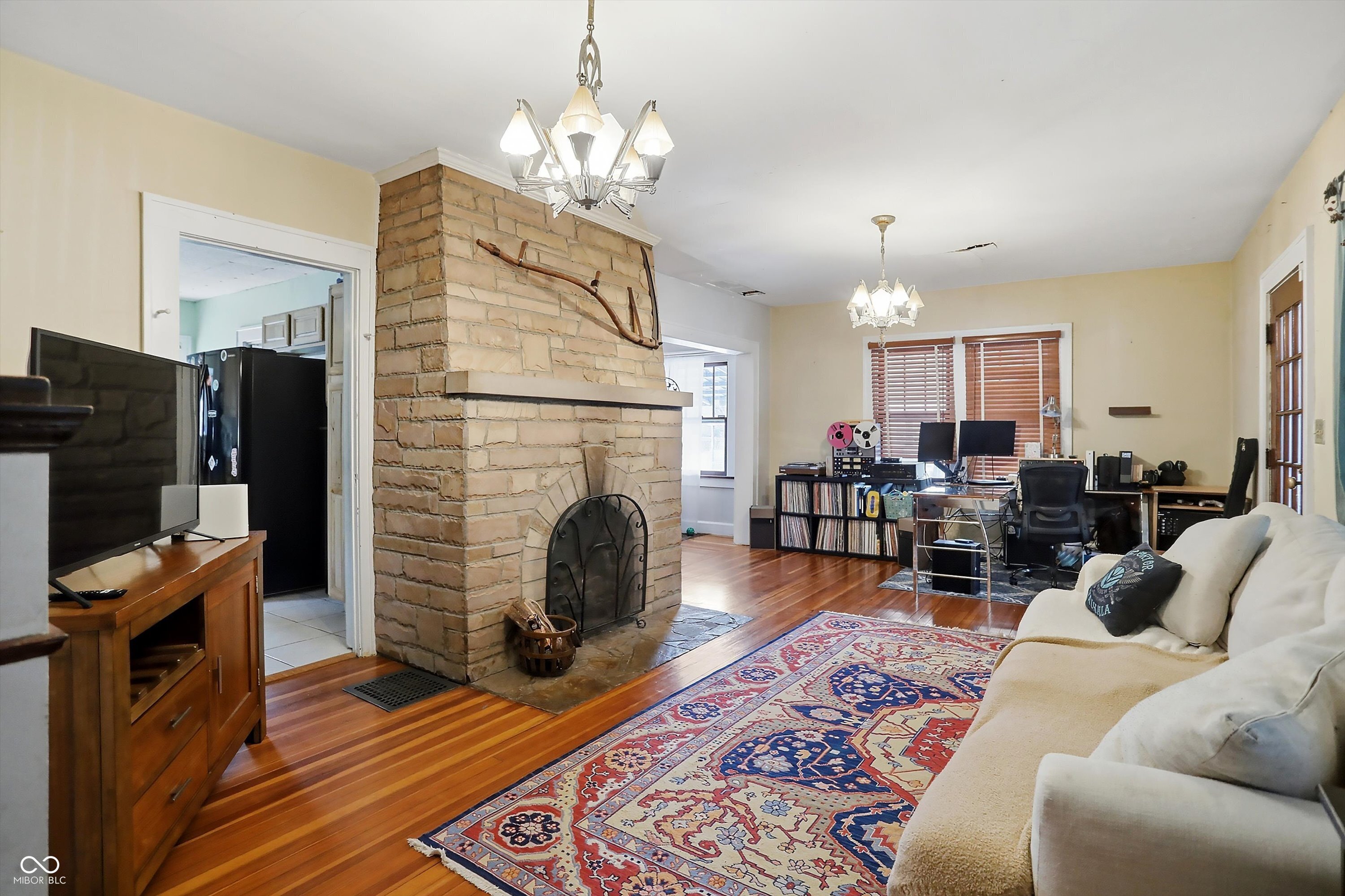 301 Belmar Avenue Indianapolis, IN 46219 - Photo 7 of 32