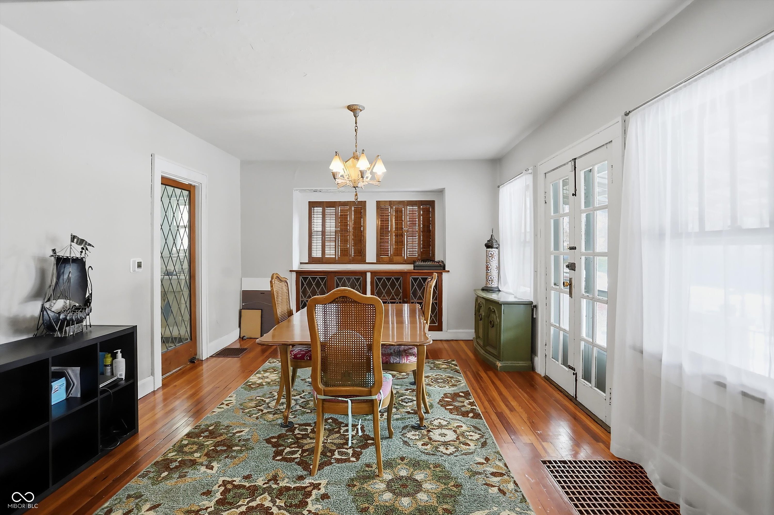 301 Belmar Avenue Indianapolis, IN 46219 - Photo 10 of 32