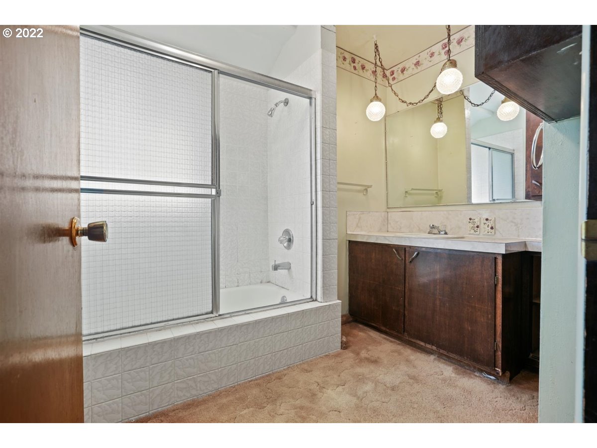 1507 Orchard Road Hood River, OR 97031 - Photo 11 of 28