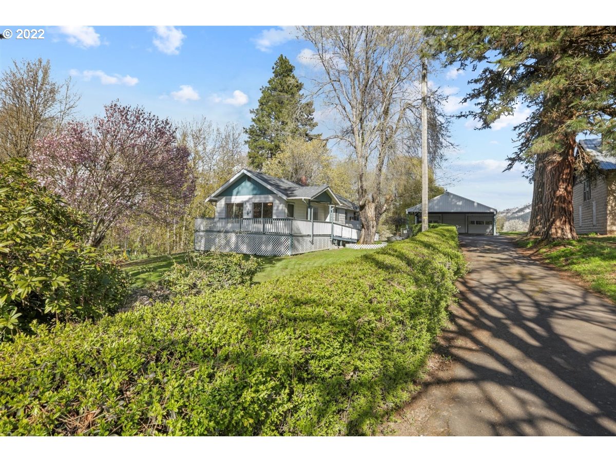 1507 Orchard Road Hood River, OR 97031 - Photo 13 of 28