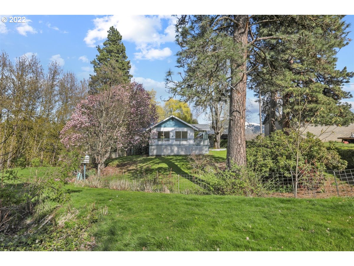 1507 Orchard Road Hood River, OR 97031 - Photo 18 of 28