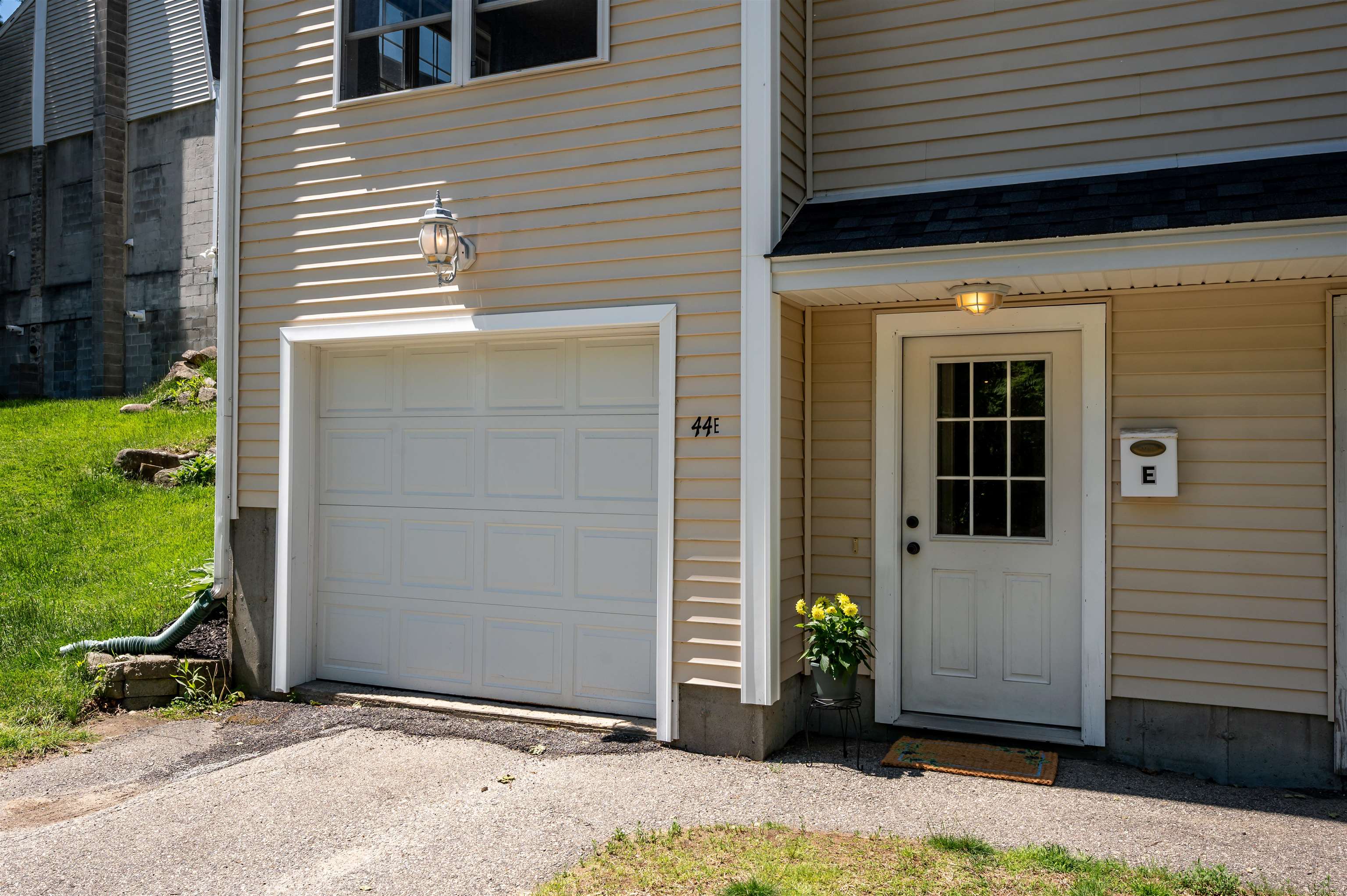 44 Church Street, Unit E Rochester, NH 03839 - Photo 3 of 37