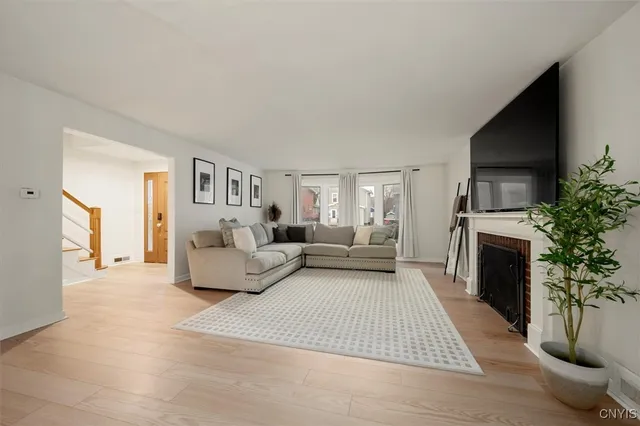 $284,900 | 421 Hillsdale Avenue, Syracuse, NY 13206