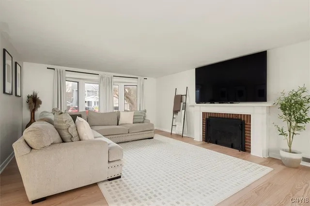 $284,900 | 421 Hillsdale Avenue, Syracuse, NY 13206