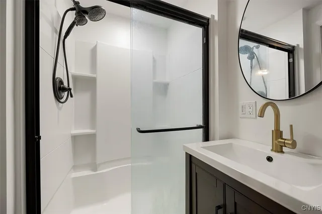 $284,900 | 421 Hillsdale Avenue, Syracuse, NY 13206