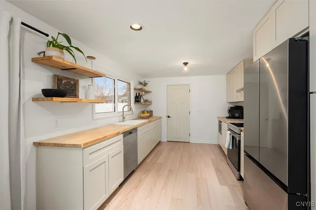 $284,900 | 421 Hillsdale Avenue, Syracuse, NY 13206