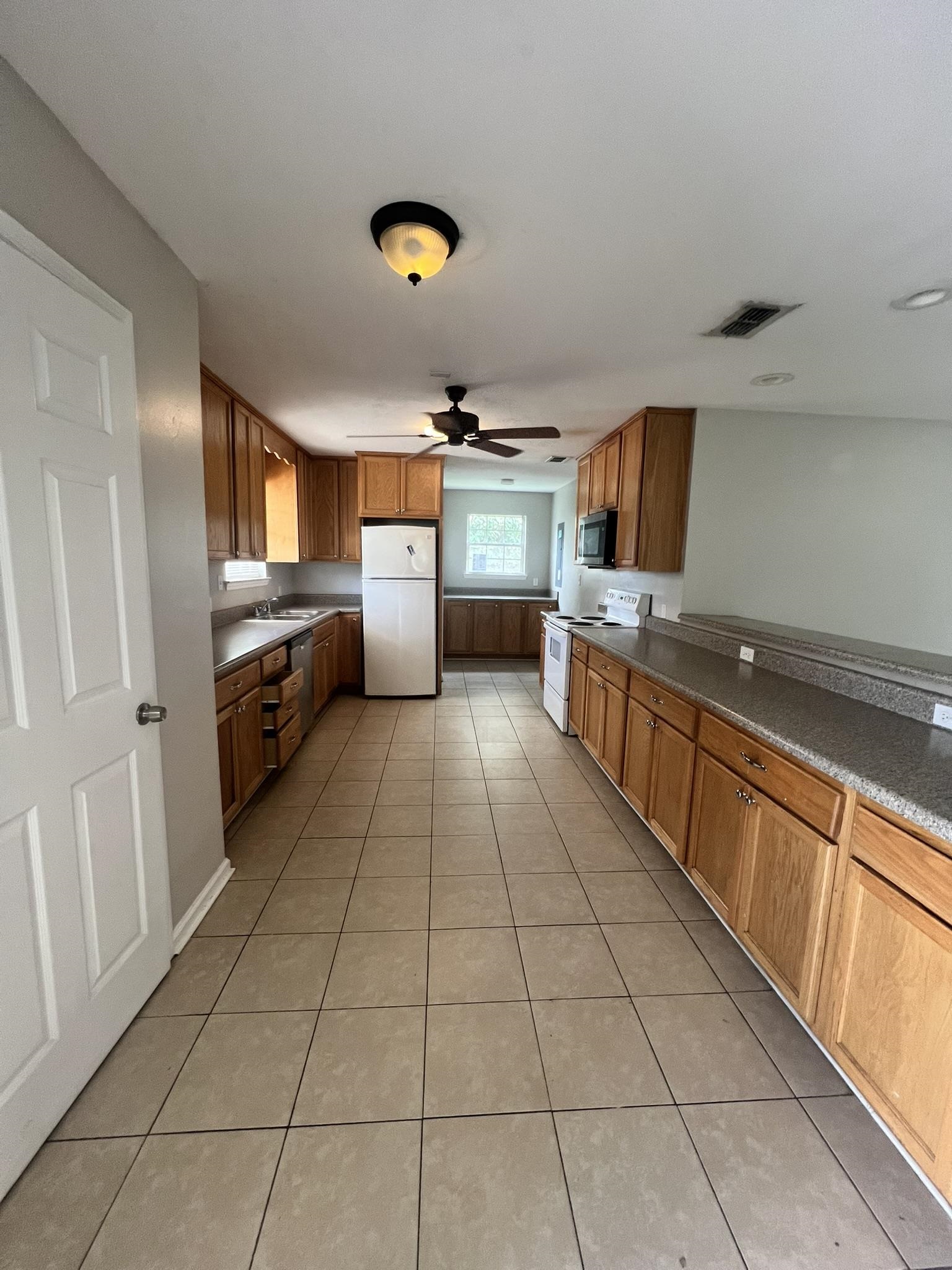 2633 West Mission Road Tallahassee, FL 32304 - Photo 4 of 20 Gallery Image 4