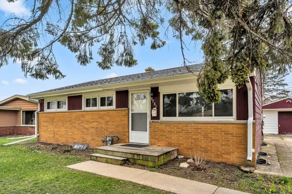 $230,000 | 3731 St Andrews Boulevard, Racine, WI 53405