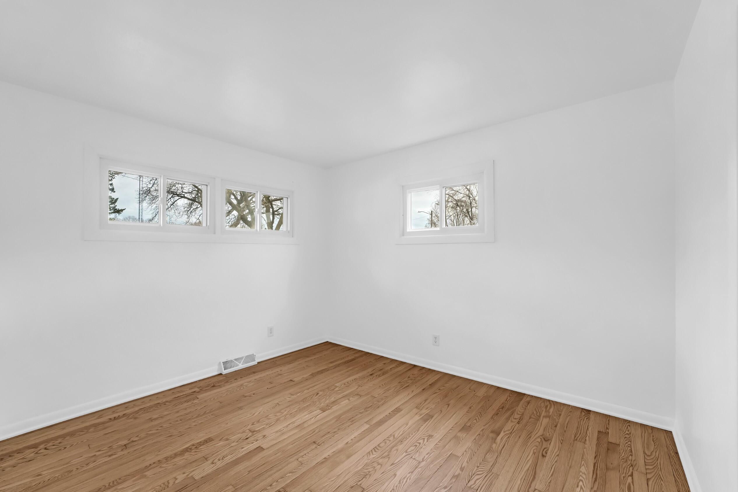 3731 St Andrews Boulevard Racine, WI 53405 - Photo 11 of 28 Photo (11)