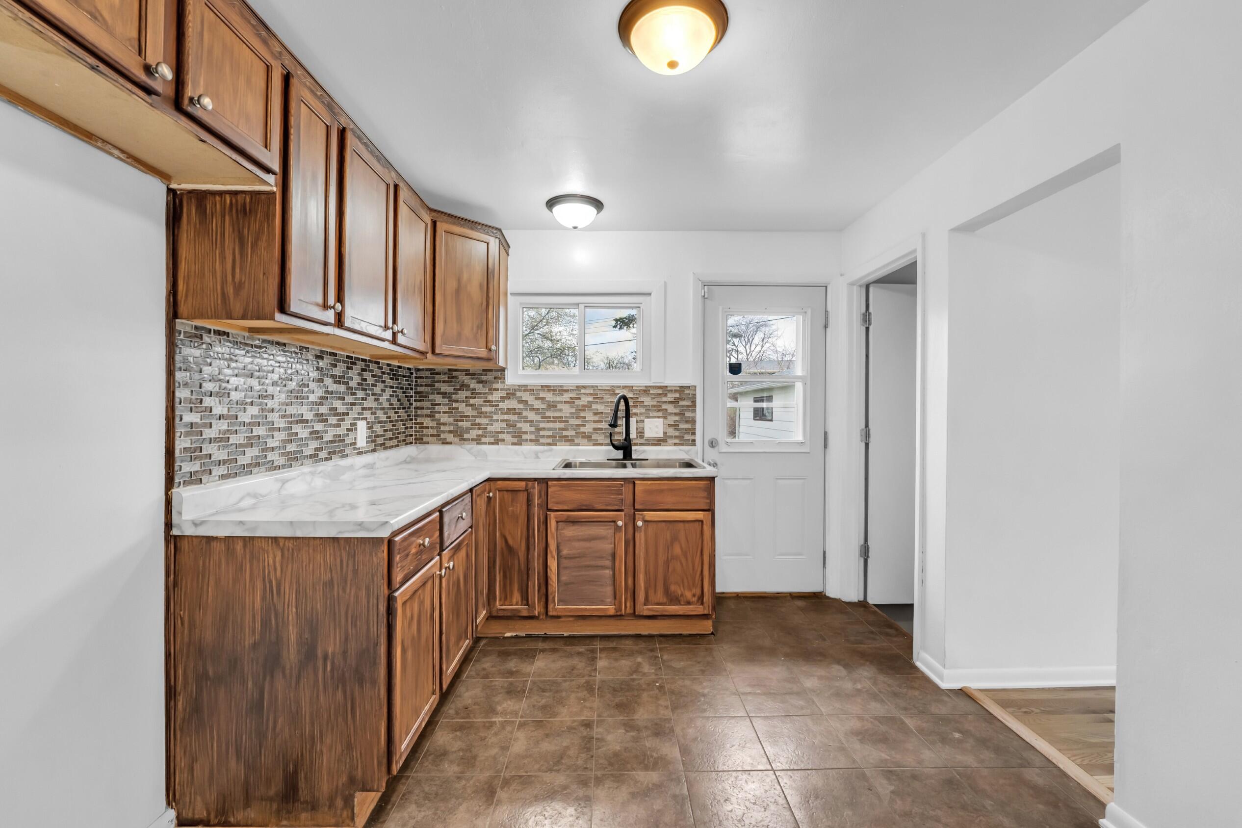 3731 St Andrews Boulevard Racine, WI 53405 - Photo 16 of 28 Photo (16)