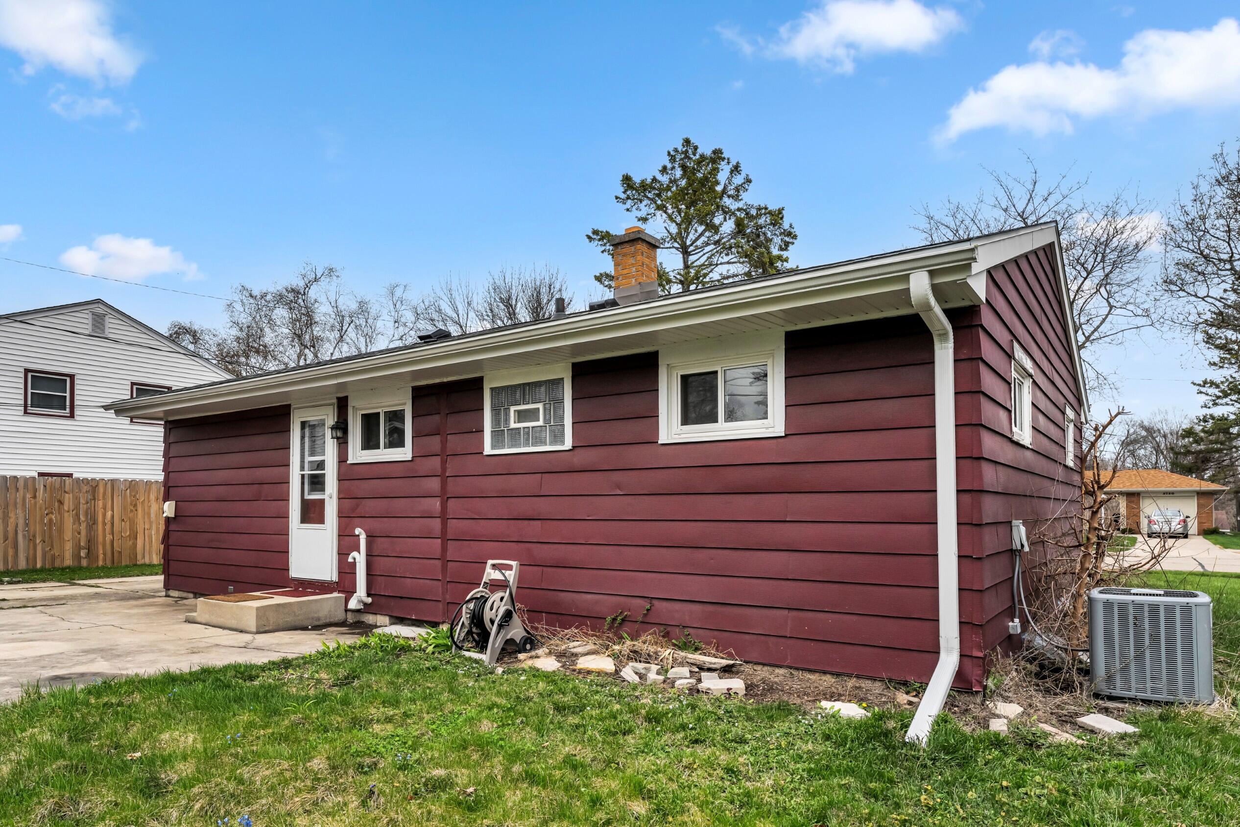 3731 St Andrews Boulevard Racine, WI 53405 - Photo 25 of 28 Photo (25)