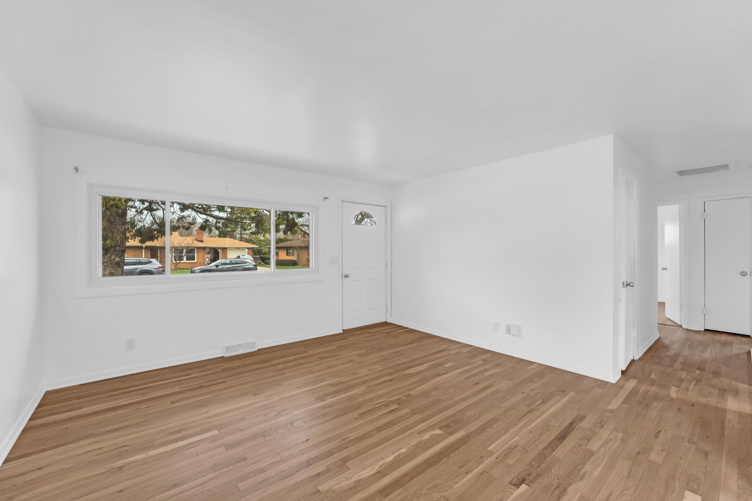 3731 St Andrews Boulevard Racine, WI 53405 - Photo 4 of 28 Photo (4)