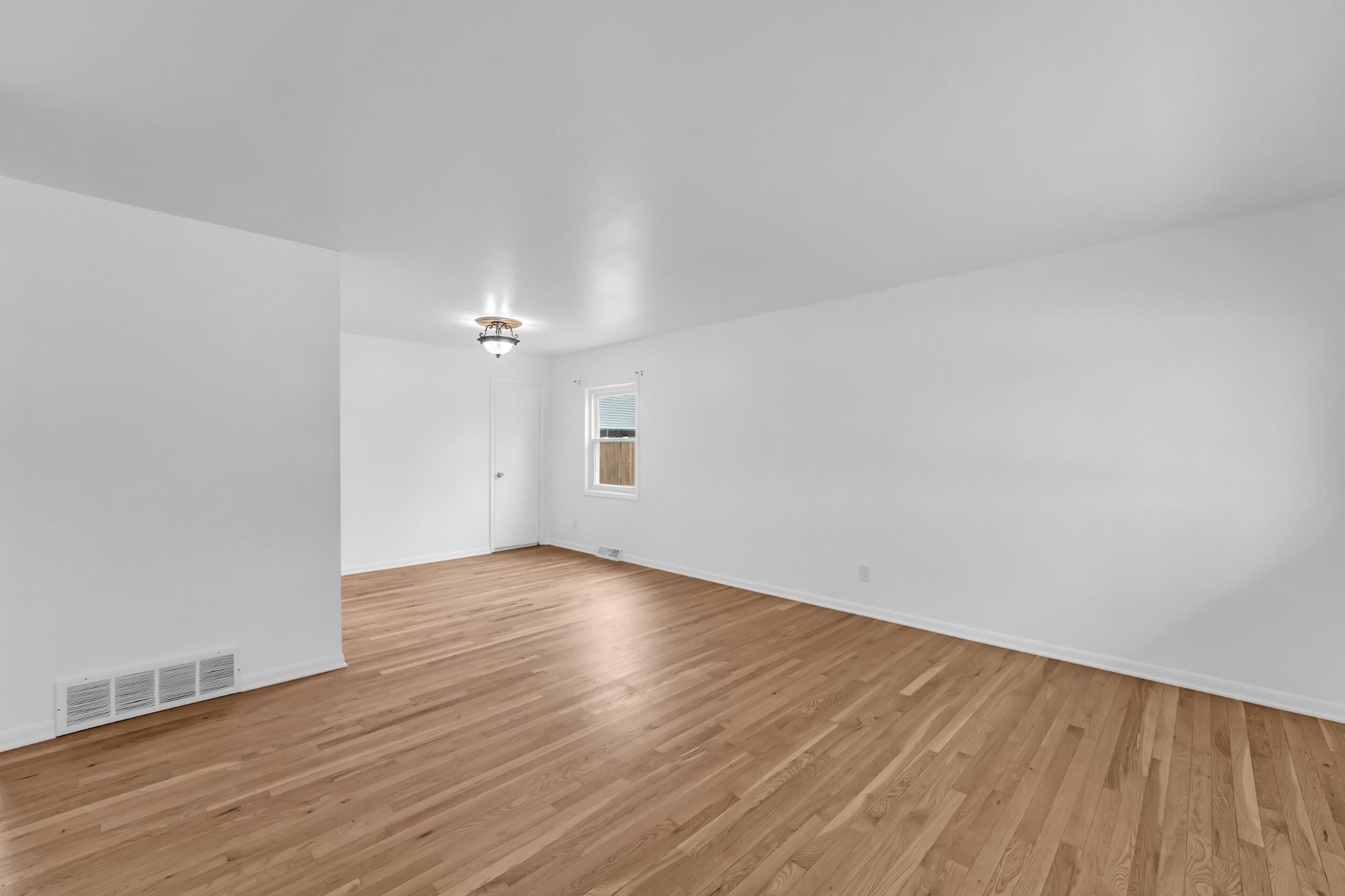 3731 St Andrews Boulevard Racine, WI 53405 - Photo 6 of 28 Photo (6)