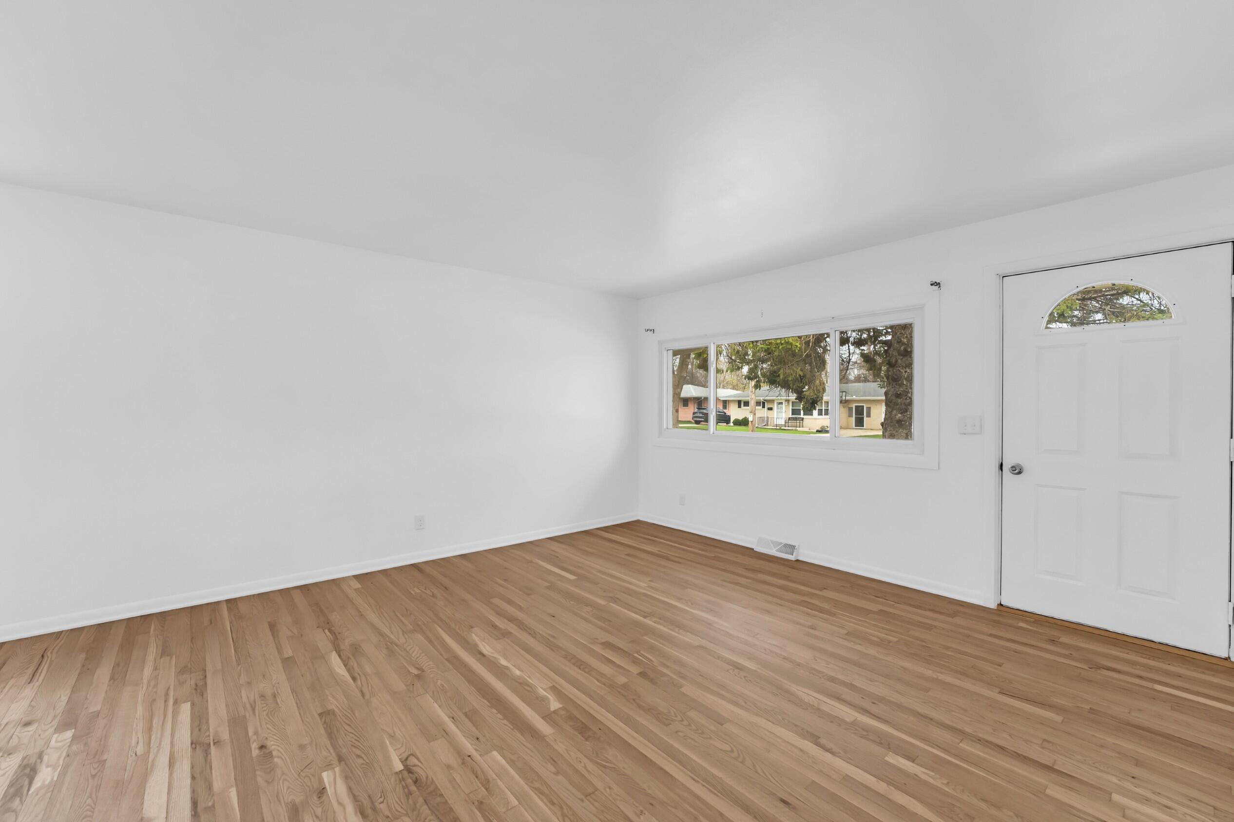 3731 St Andrews Boulevard Racine, WI 53405 - Photo 7 of 28 Photo (7)