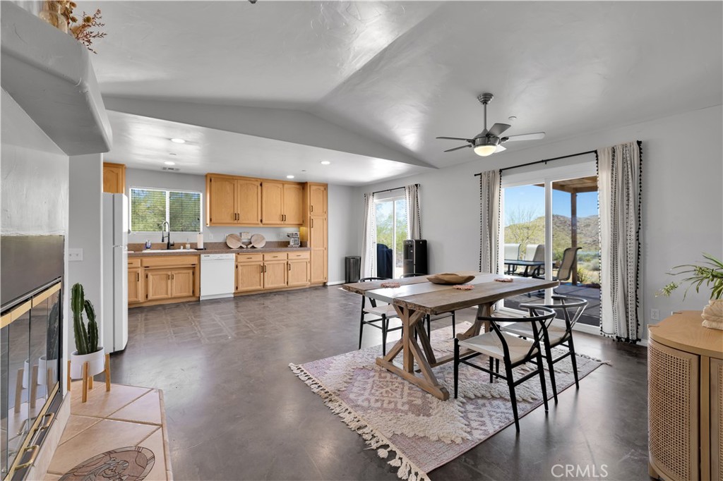7381 Sunset Road Joshua Tree, CA 92252 - Photo 8 of 39