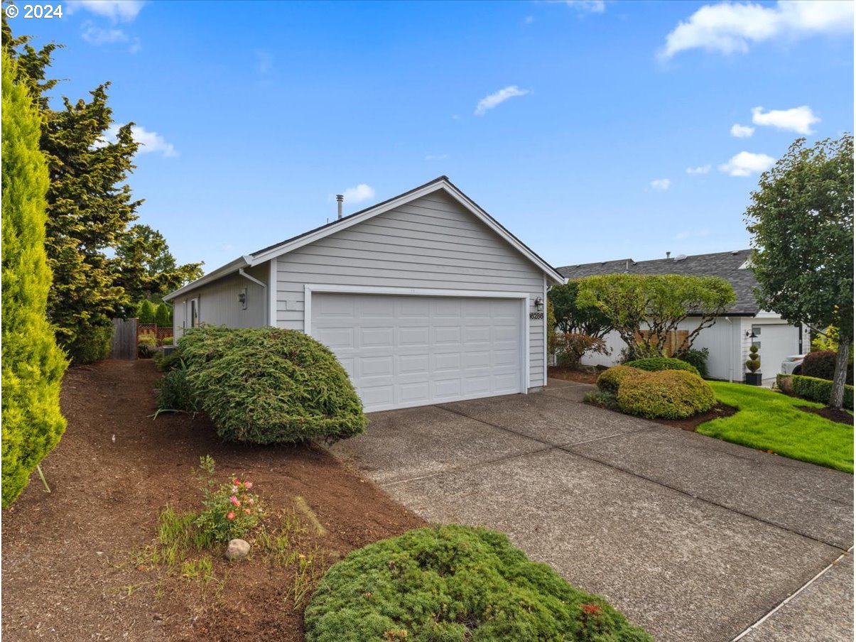 16286 Southwest 129th Terrace Portland, OR 97224 - Photo 3 of 34 Gallery Image 3