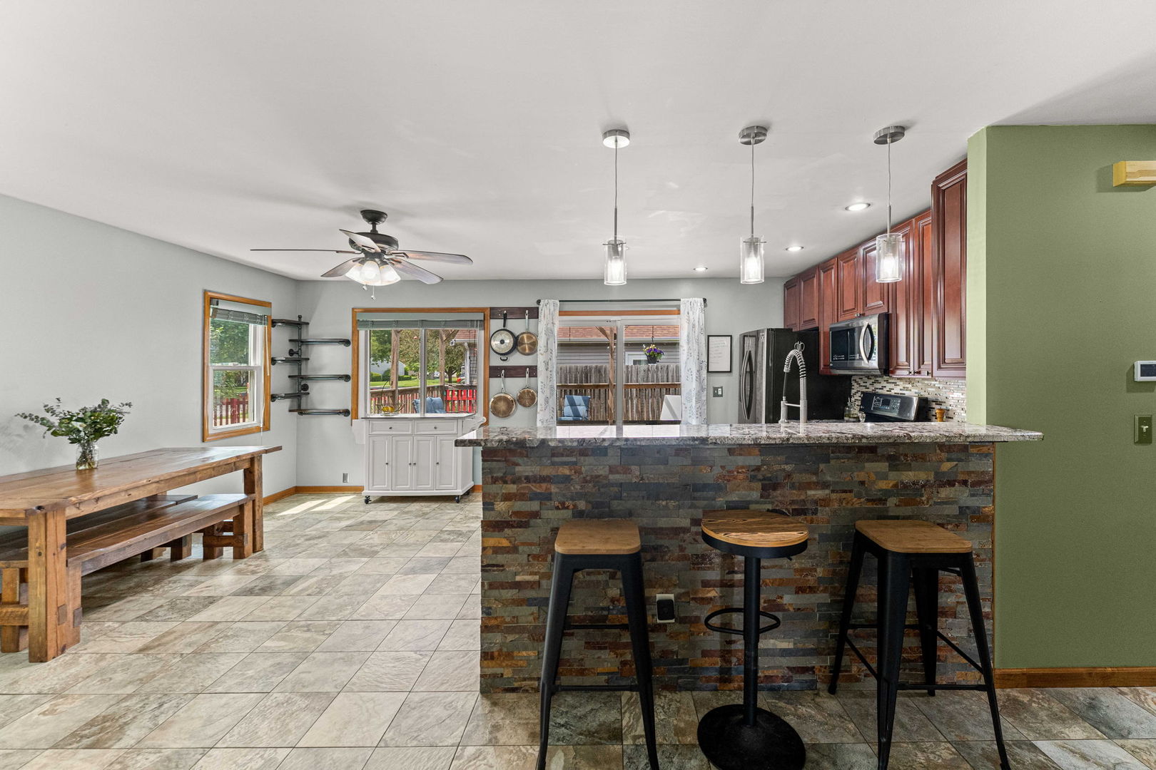 200 Fernwood Road Montgomery, IL 60538 - Photo 8 of 32