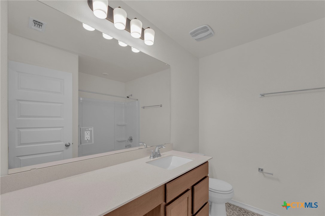 1925 Jadd Street Belton, TX 76513 - Photo 27 of 38 Bathroom