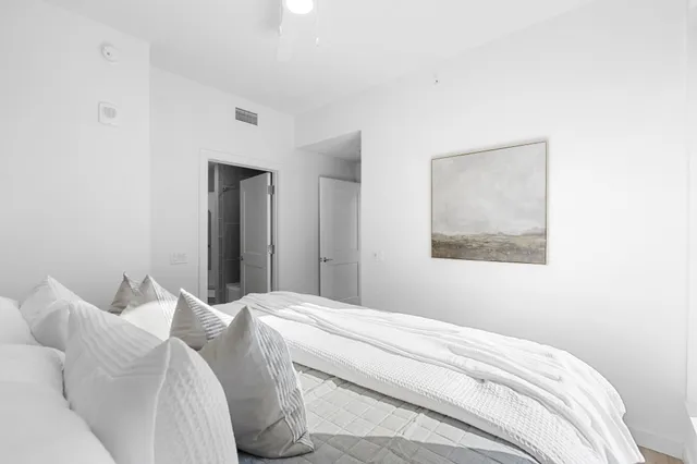 $4,995 | 1212 Demonbreun Street, Unit 2102, Nashville, TN 37203