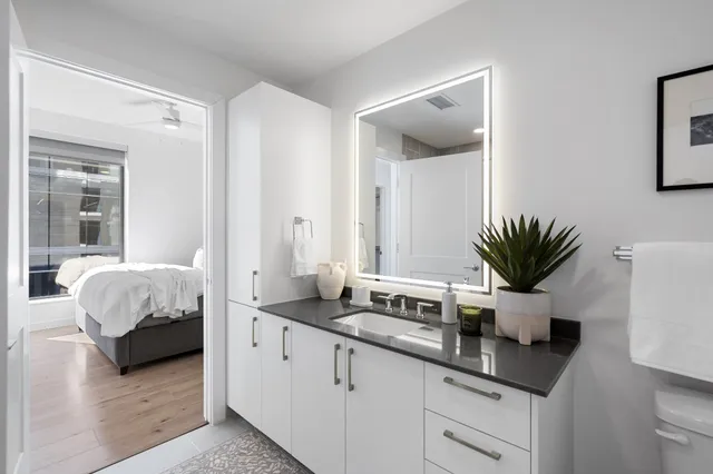 $4,995 | 1212 Demonbreun Street, Unit 2102, Nashville, TN 37203