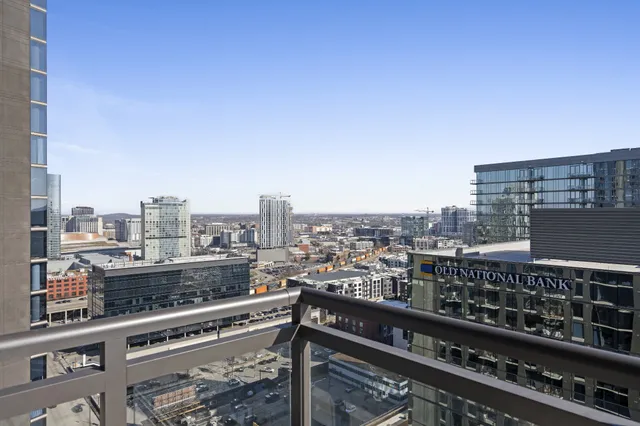 $4,995 | 1212 Demonbreun Street, Unit 2102, Nashville, TN 37203