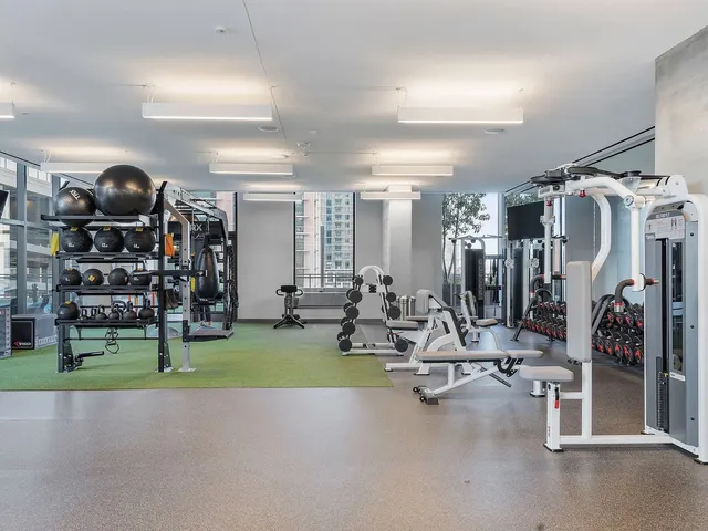 $4,995 | 1212 Demonbreun Street, Unit 2102, Nashville, TN 37203