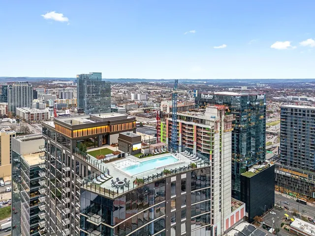 $4,995 | 1212 Demonbreun Street, Unit 2102, Nashville, TN 37203