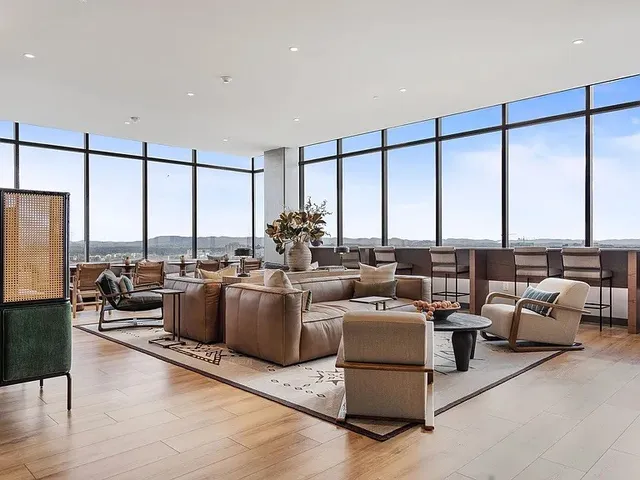 $4,995 | 1212 Demonbreun Street, Unit 2102, Nashville, TN 37203