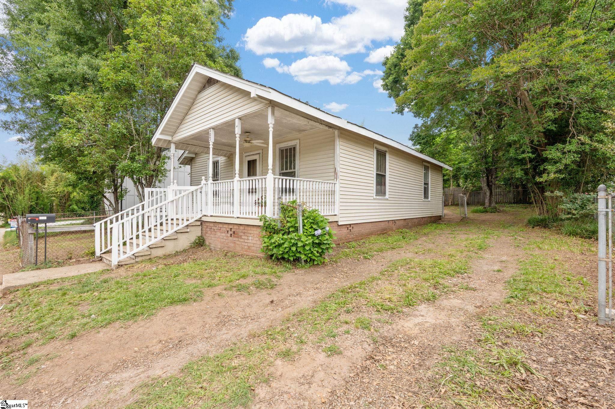 303 Front Street Easley, SC 29640 - Photo 4 of 28