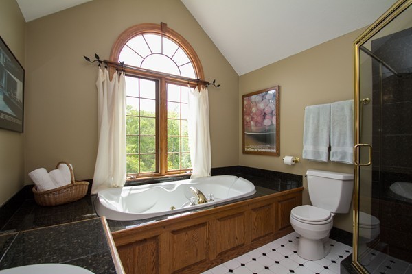 13 Castle Road Westford, MA 01886 - Photo 12 of 19 Gallery Image 12