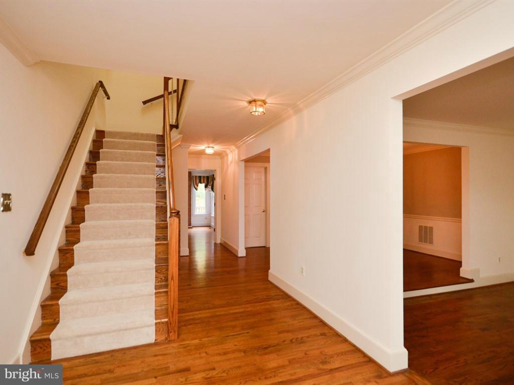 7202 Evans Mill Road McLean, VA 22101 - Photo 2 of 30 Interior (General)