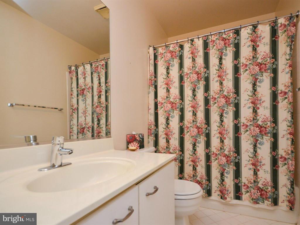 7202 Evans Mill Road McLean, VA 22101 - Photo 19 of 30 Bath