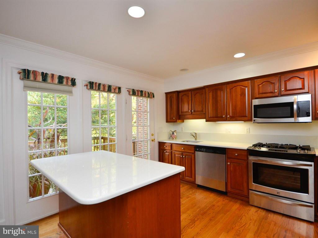7202 Evans Mill Road McLean, VA 22101 - Photo 7 of 30 Kitchen