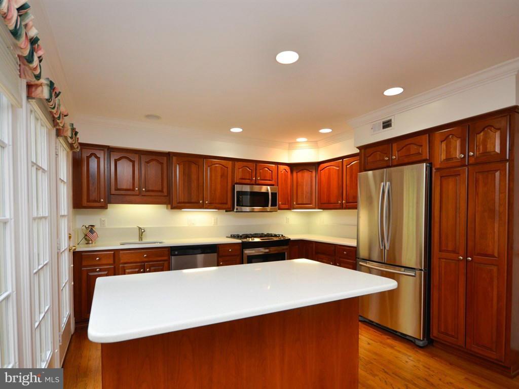 7202 Evans Mill Road McLean, VA 22101 - Photo 8 of 30 Kitchen