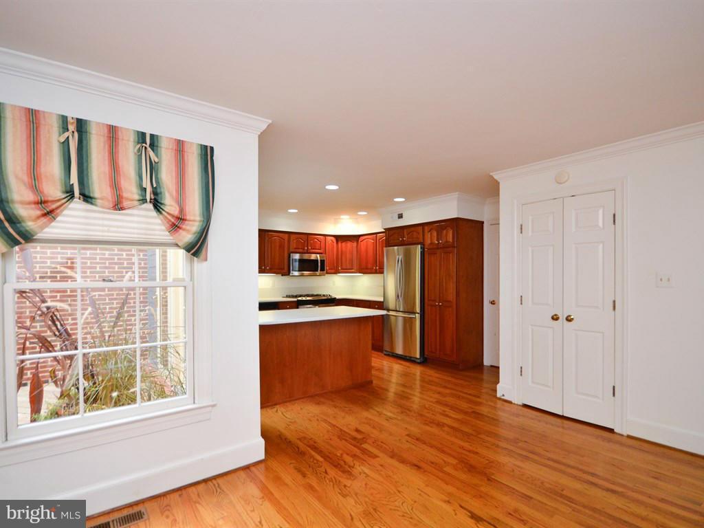 7202 Evans Mill Road McLean, VA 22101 - Photo 10 of 30 Family Room