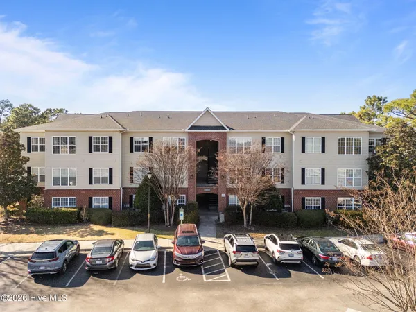 $274,500 | 1521 Cadfel Court, Unit 307, Wilmington, NC 28412
