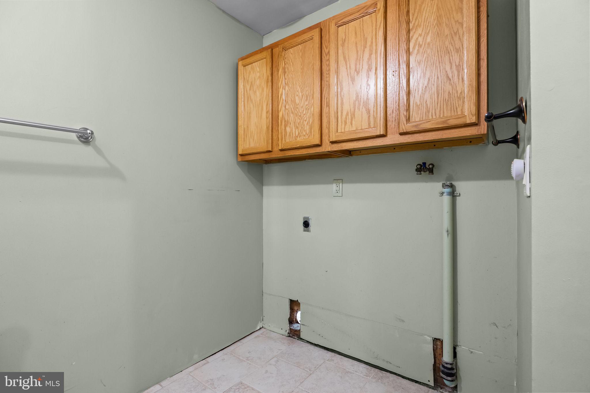 36 Grapevine Road Levittown, PA 19057 - Photo 15 of 19 a view of cabinets