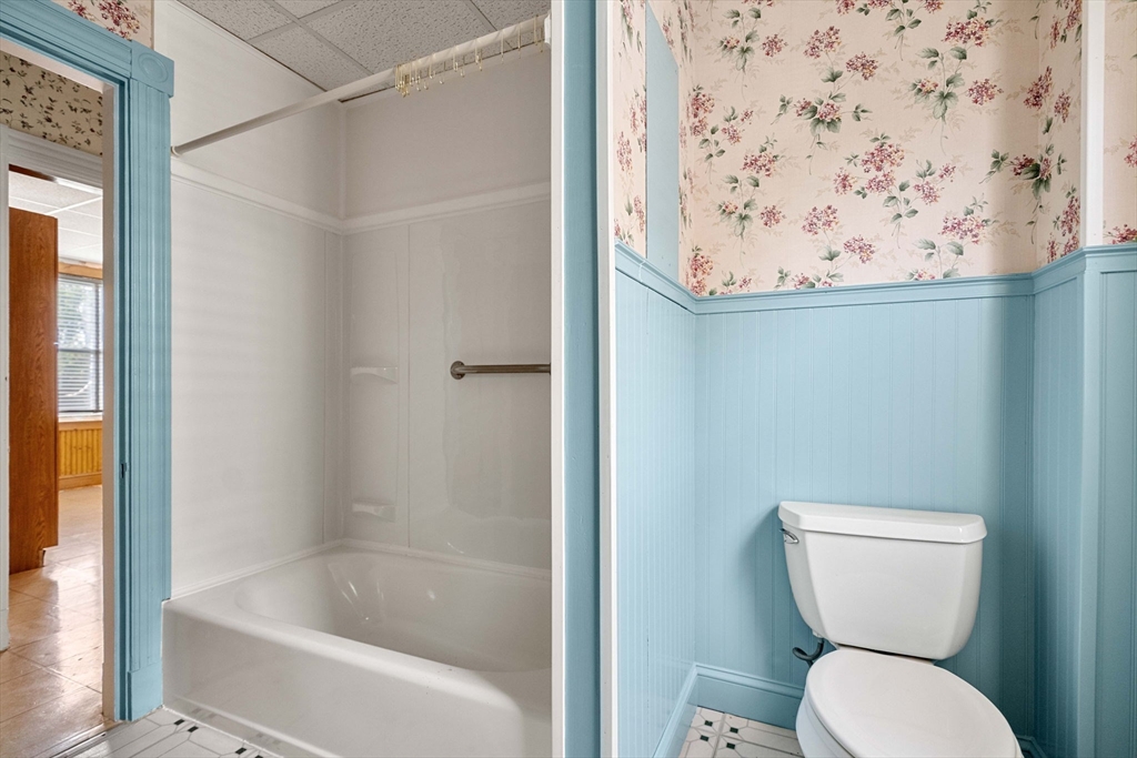 18 Raddin Grove Avenue Lynn, MA 01905 - Photo 19 of 42