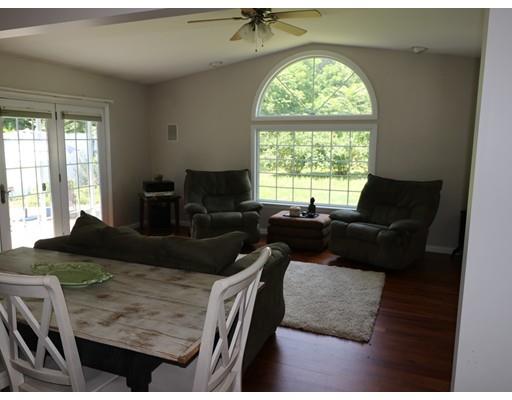 60 Chipmunk Road Springfield, MA 01108 - Photo 8 of 35 Gallery Image 8