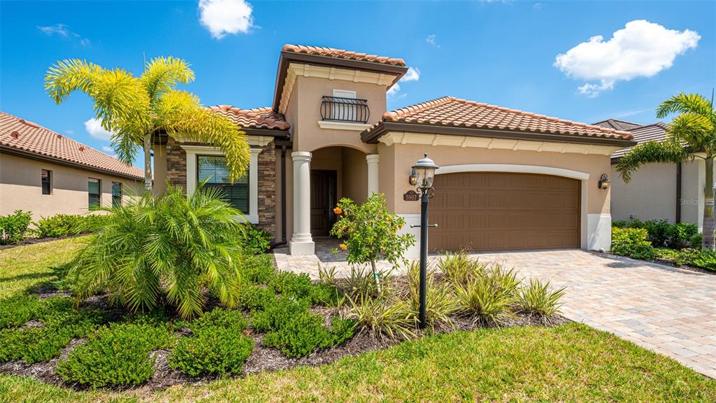 5907 Brandon Run Lakewood Ranch, FL 34211 - Photo 1 of 60