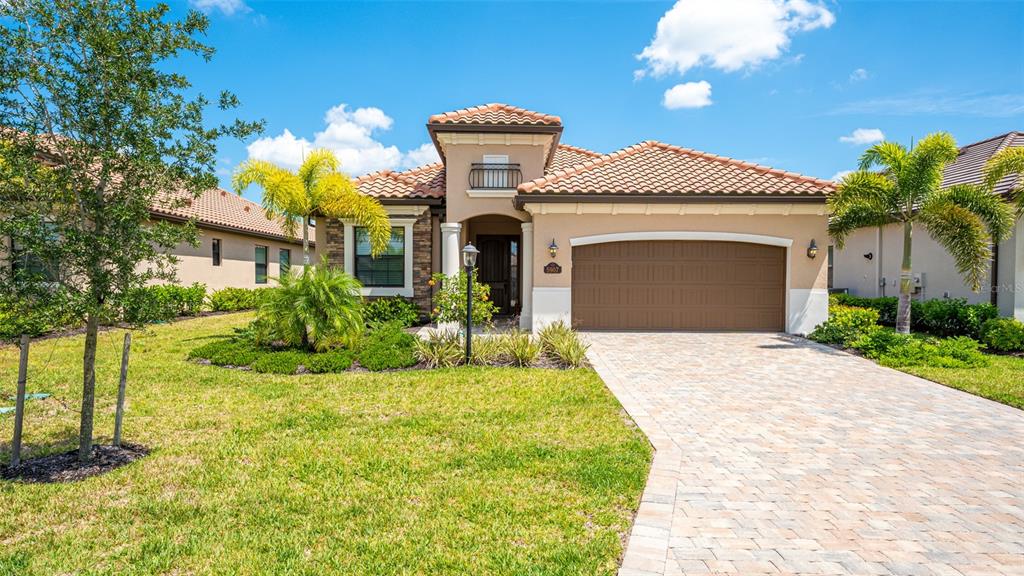 5907 Brandon Run Lakewood Ranch, FL 34211 - Photo 2 of 60