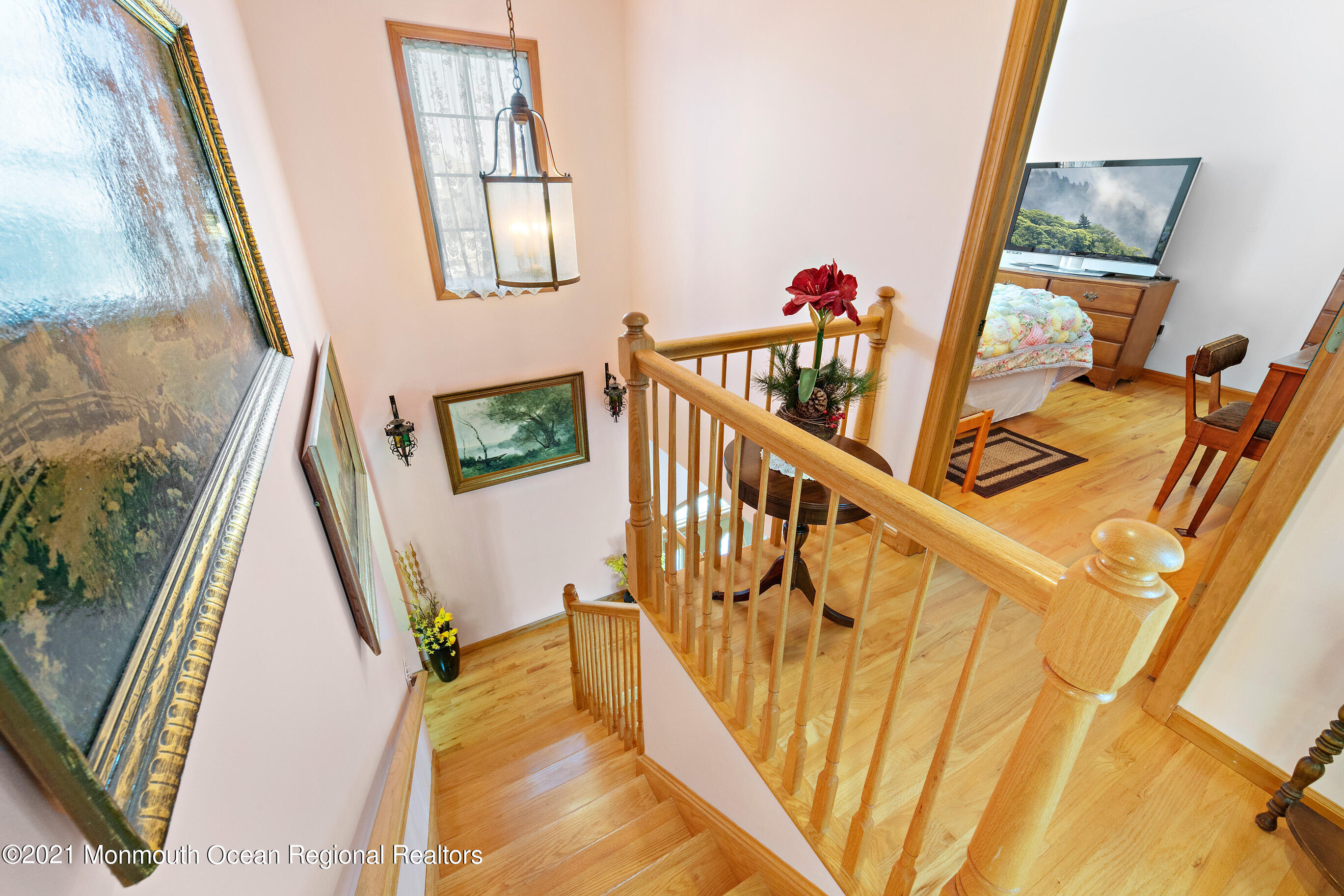 116 Riverside Place Point Pleasant Beach, NJ 08742 - Photo 20 of 59 Staircase