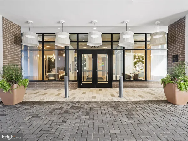 $4,400 | 925 North Fairfax Street, Unit 704, Alexandria, VA 22314