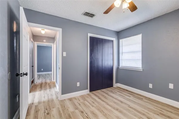 $1,350 | 453 Wilshire Avenue, Azle, TX 76020