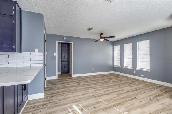 $1,350 | 453 Wilshire Avenue, Azle, TX 76020