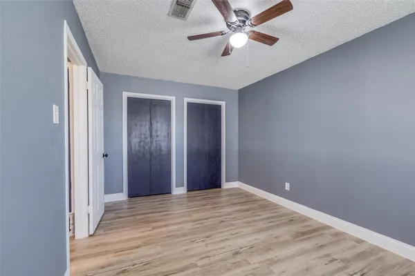 $1,350 | 453 Wilshire Avenue, Azle, TX 76020