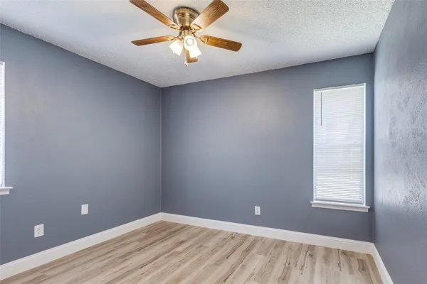 $1,350 | 453 Wilshire Avenue, Azle, TX 76020