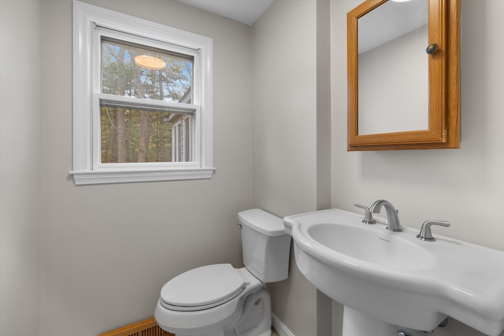 76 Woodridge Road Duxbury, MA 02332 - Photo 20 of 42