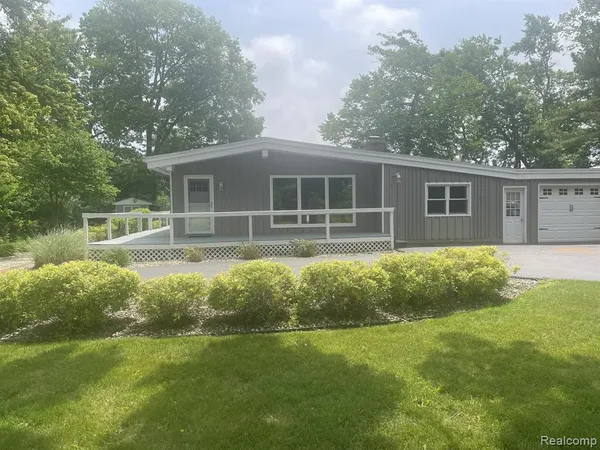 $469,000 | 2141 Derfla Drive, St. Joseph, MI 49085