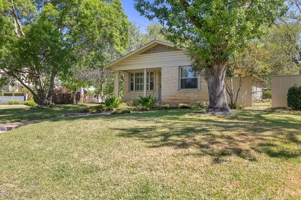 $1,250,000 | 1614 Preston Avenue, Austin, TX 78703